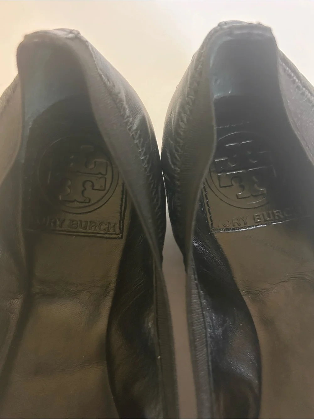 Tory Burch Caroline Black Ballet flats 6.5 New Soles Classic Preppy Gold‎ Logo